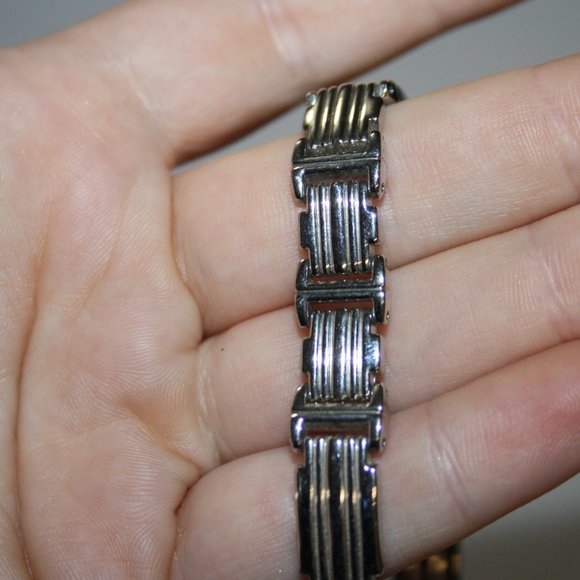 Beautiful silver link bracelet 7' long 3/8" wide - Picture 3 of 5